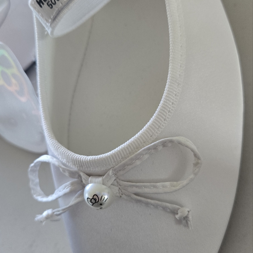 Hello Kitty Ballerina White Flats with Bow Detail - Picture 8 of 15